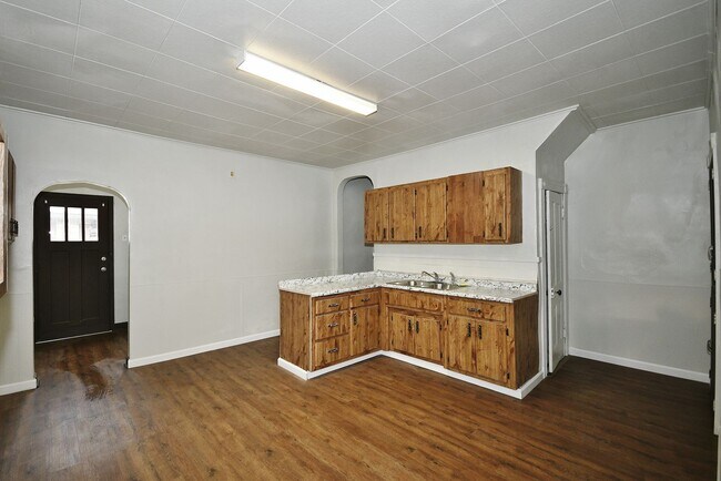 Building Photo - 1243 Evans St