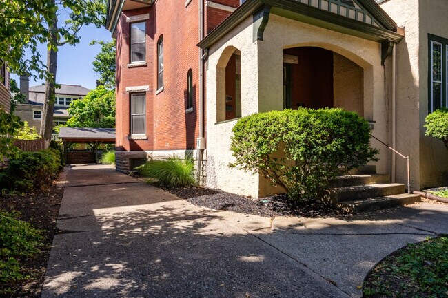Building Photo - 351 Thrall St