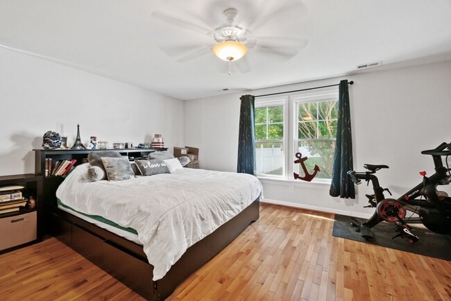 Building Photo - 4 Bed 2.5 Bath Home for rent in Norfolk
