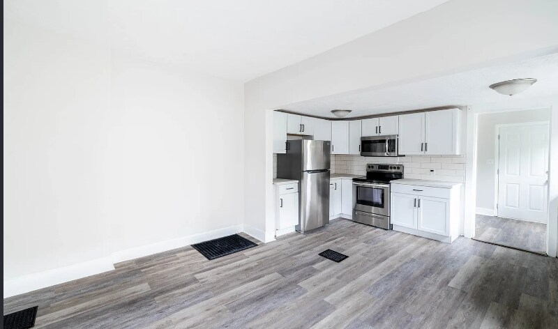 Building Photo - 450 N Kealing Ave