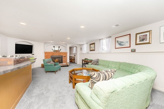 Building Photo - Four Bedroom Home in Portage