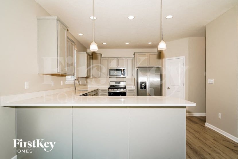 Building Photo - 3370 S Cordell Rd