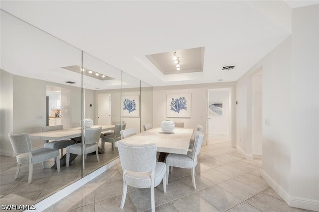 Building Photo - 7225 Pelican Bay Blvd