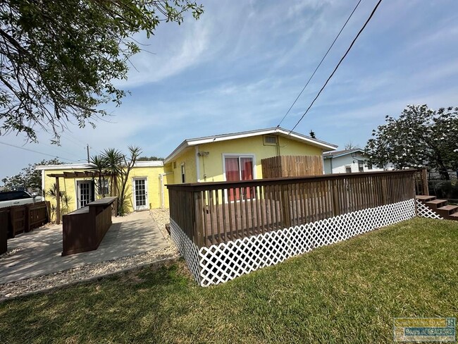 Building Photo - 1657 Oklahoma Ave