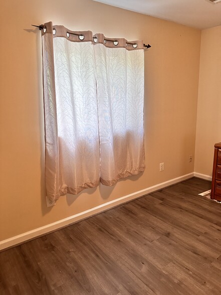 Building Photo - 9910 Oakdale Woods Ct