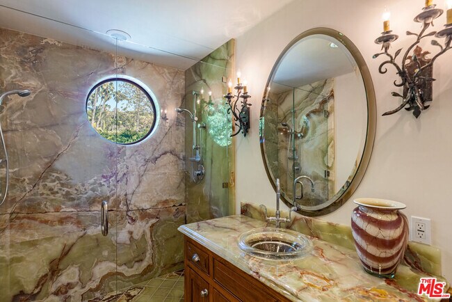 Building Photo - 6405 Bonsall Dr