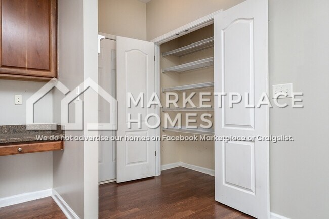 Building Photo - 102 Berwick Ct