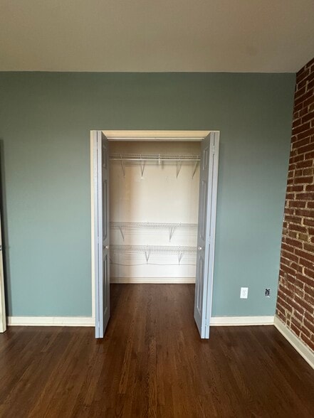 Primary closet extends 2 feet in both directions - 200 E 43rd St