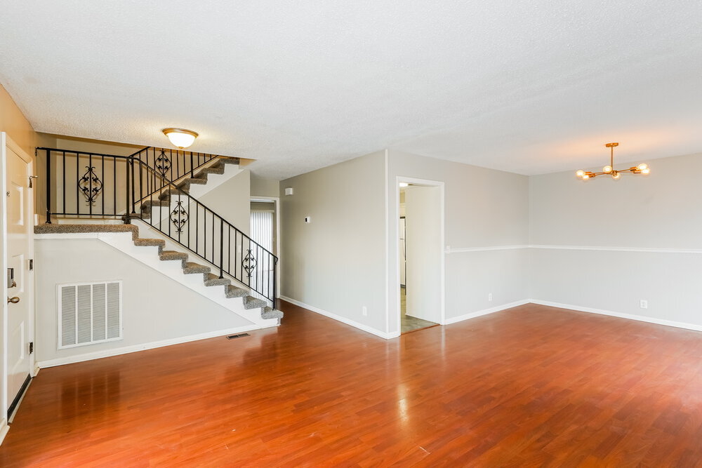Building Photo - 204 Redondo Ct N