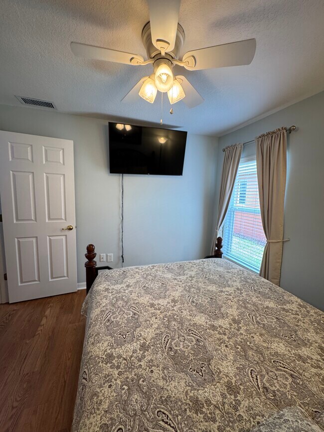 Building Photo - 353 Acadia Dr