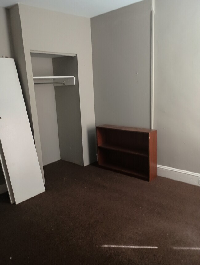 Building Photo - 46 N 56th St