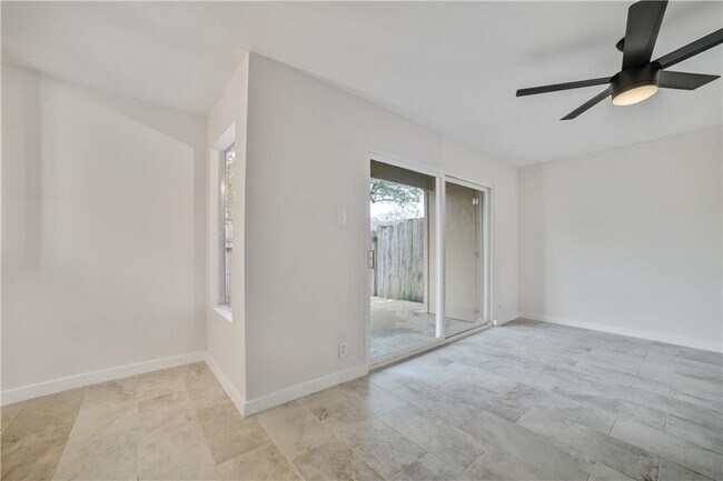 Building Photo - 2600 Penny Ln