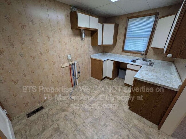 Building Photo - 3612 North Harvard Avenue