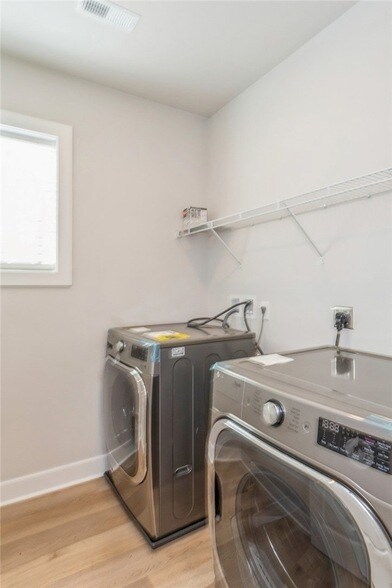 Building Photo - 701 Halcyon Ln