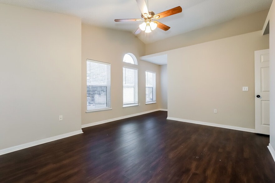 Building Photo - 11328 Ivy Flower Loop
