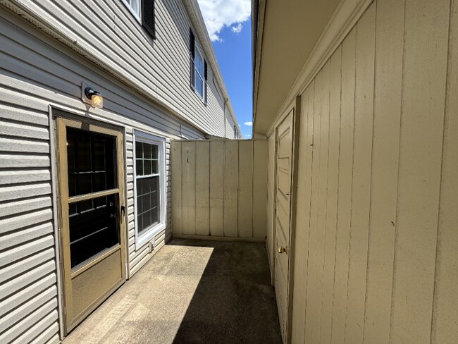 Building Photo - 5917 Quail Hollow Rd