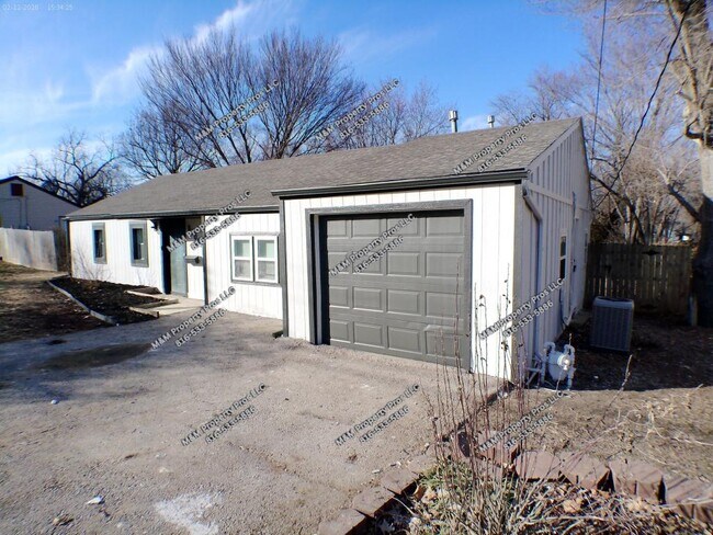 Building Photo - 8208 W 81st St