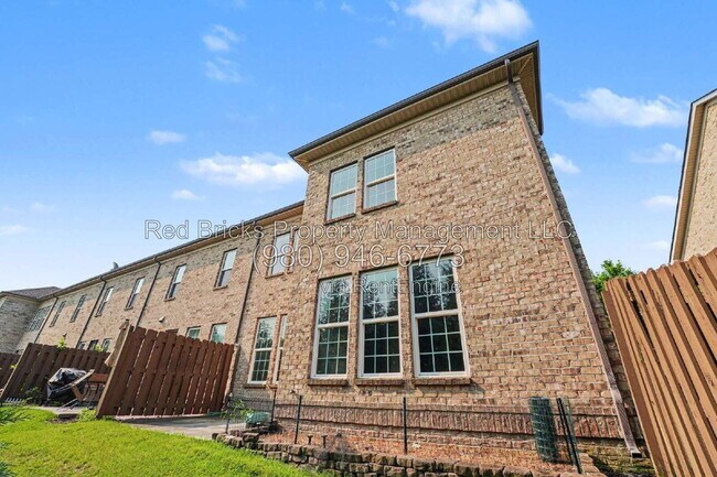 Building Photo - 9659 Camberley Ave NW