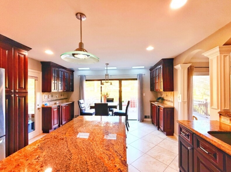 Building Photo - 592 Cabot Hill Rd