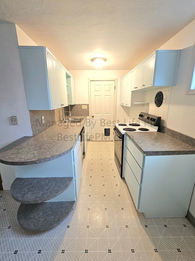 Building Photo - 3040 SE 136th Ave