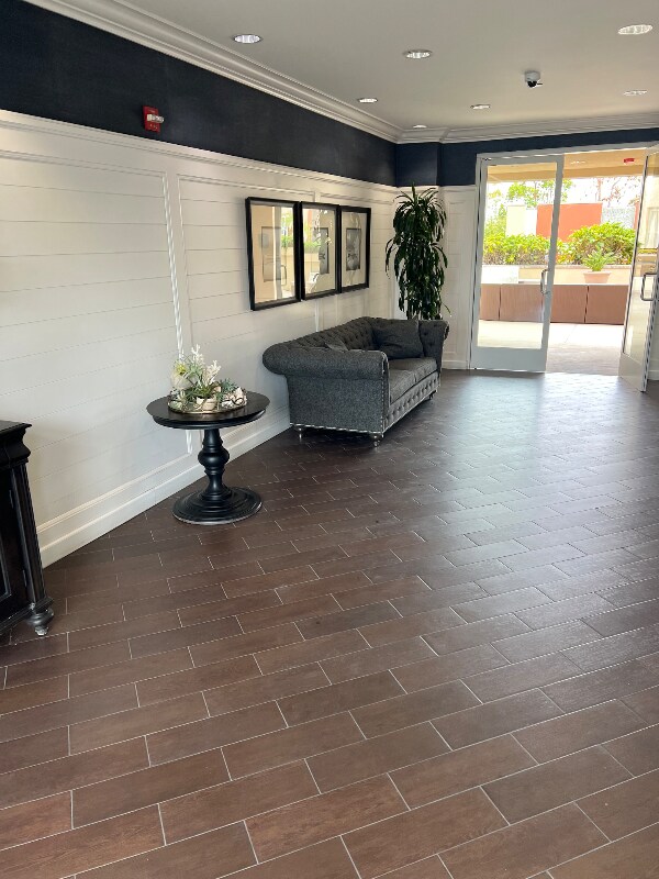 Building Photo - 1901 S Victoria Ave