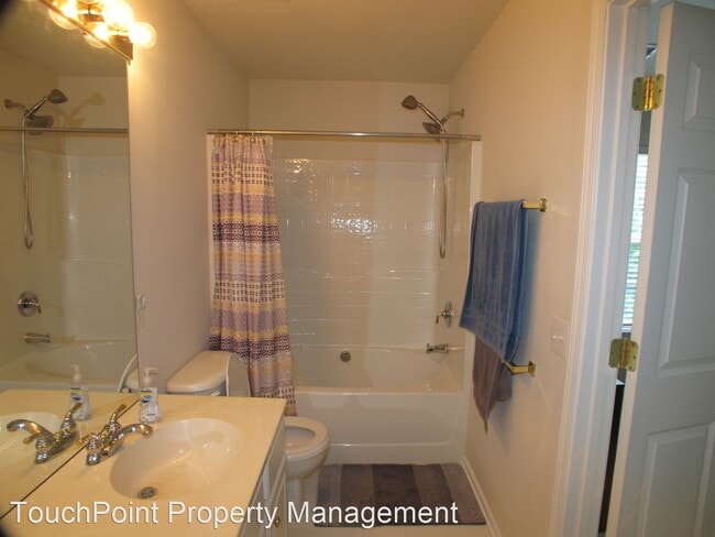 Building Photo - 2 br, 4 bath House - 5431 Dockery Drive
