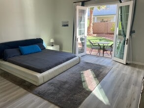 Building Photo - 1679 E Hearne Way