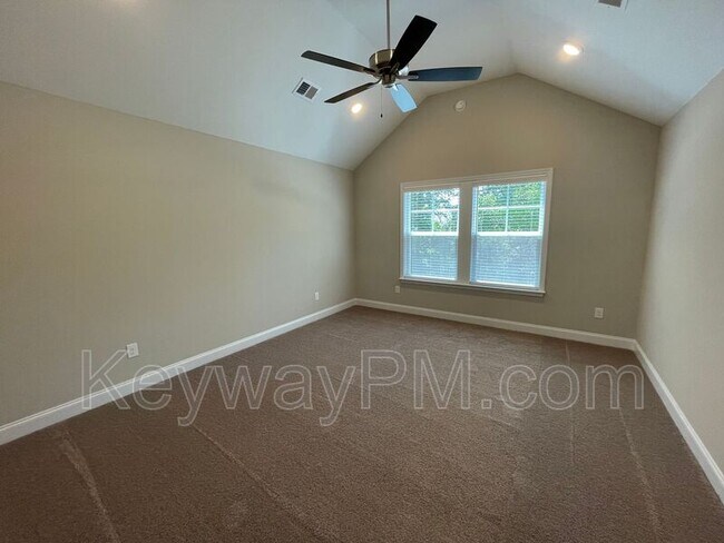 Building Photo - 3099 Venetian Dr