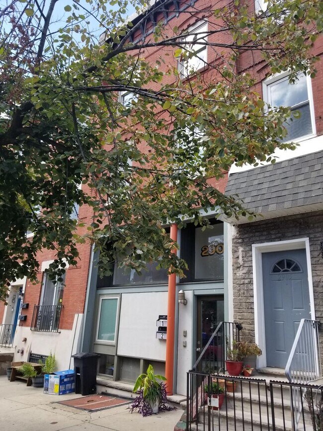 Building Photo - Bright and spacious one bedroom units in a great location in Brewerytown