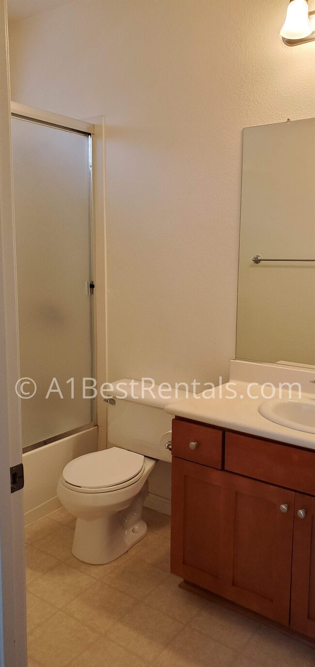 Building Photo - 2513 Guadalajara Dr