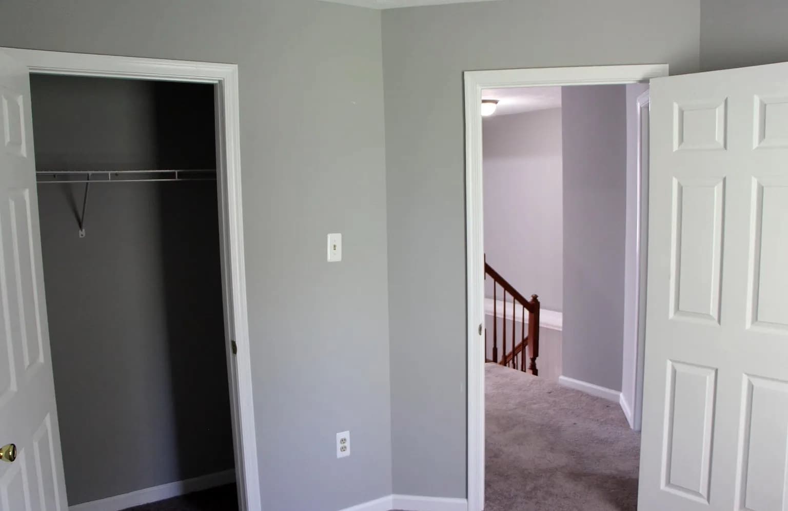 Building Photo - 445 Woodhill Dr