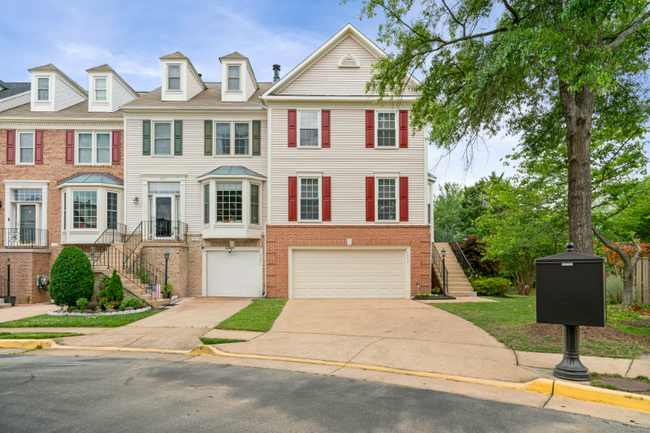 Building Photo - 7073 Kings Manor Dr