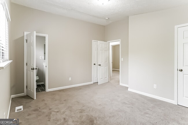 Building Photo - 3740 Jr Ln