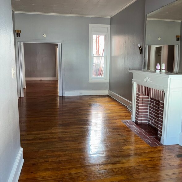 Living Room - 330 N 4th St