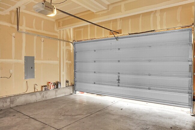 Building Photo - $2,400.00 - 4 Bed, 3.5 Bath Home in CO Springs with Great Community Amenities!