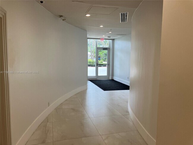 Building Photo - 3001 S Ocean Dr