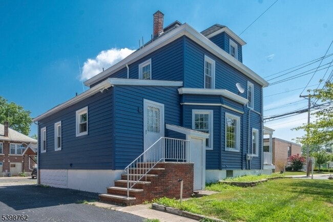 Building Photo - 55 Stevens Ave