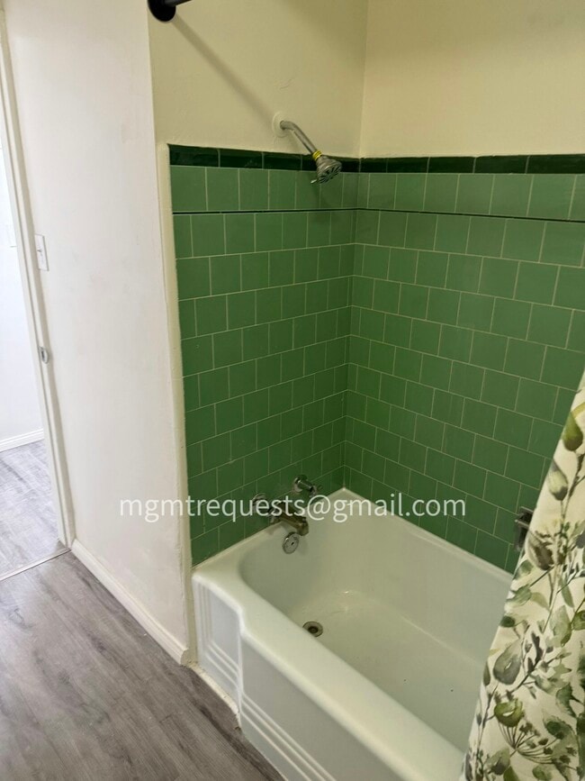 Building Photo - 4228 Tenth St, Unit 4228