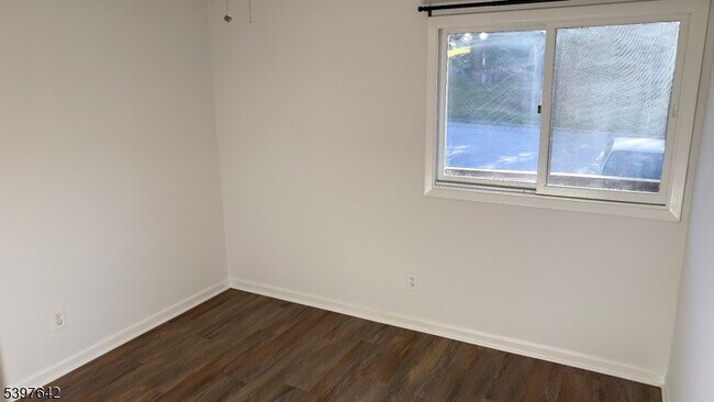 Building Photo - 1 Snowbird Ct