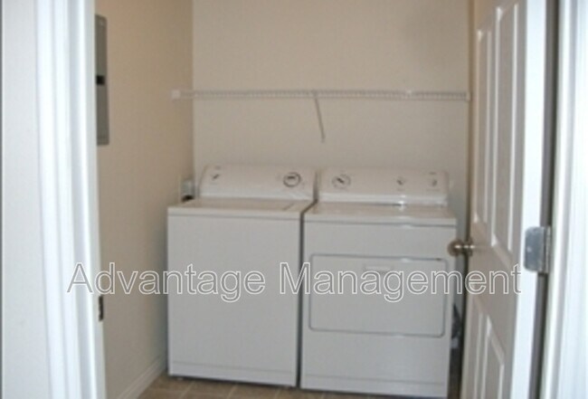 Building Photo - 1606 Westbury Way