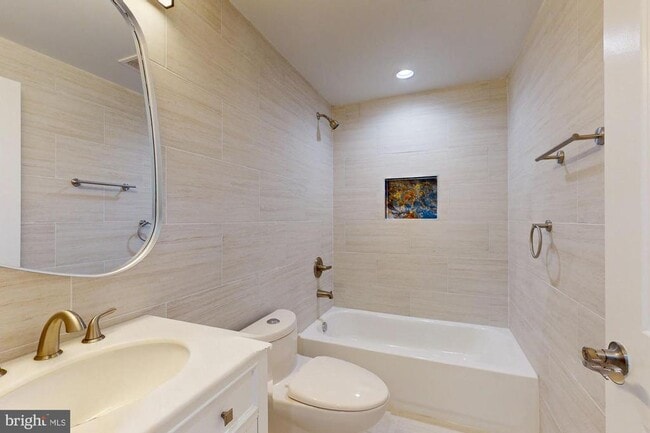 Building Photo - 511 N Paxon St