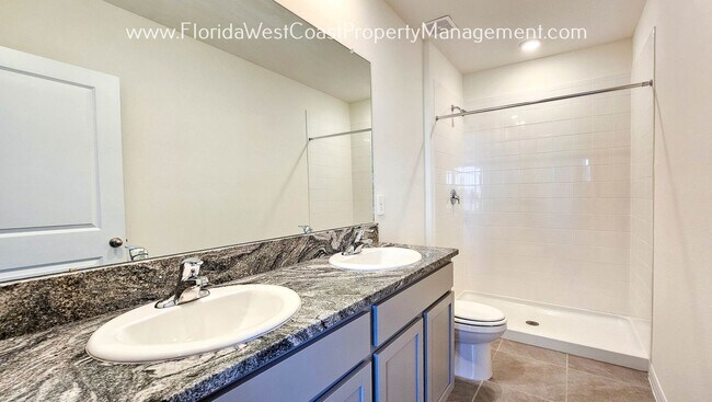 Building Photo - SPACIOUS STAR FARMS 3 BEDROOM/2.5 BATH TOWNHOME PRE-LEASING FOR APRIL 2026!