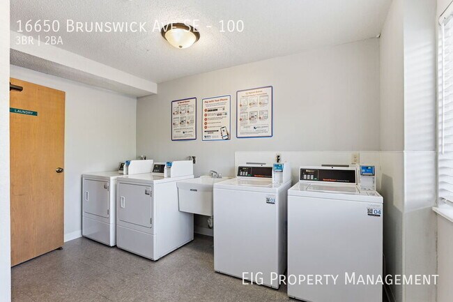 Building Photo - 16650 Brunswick Ave SE