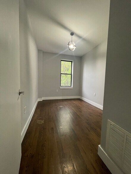 615 Bramhall 2R - 618 Bramhall Ave