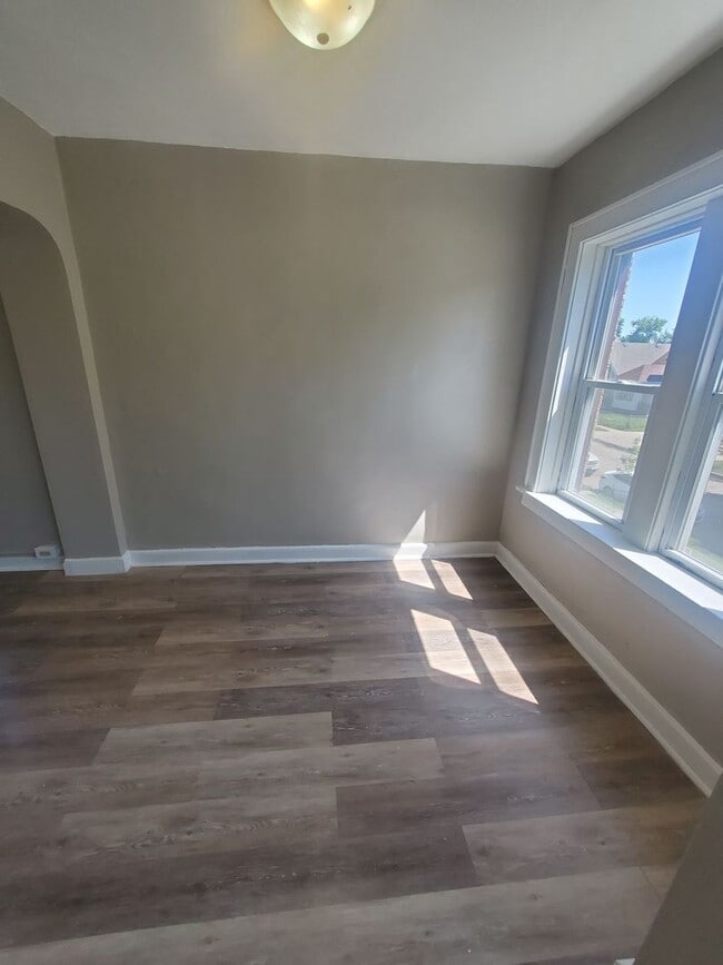 Building Photo - 4603 N 29th St - 6 unit