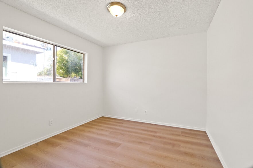 Building Photo - 3025 Garnet Ln