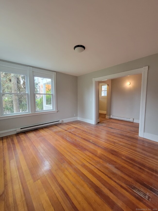 Building Photo - 3 Curve St