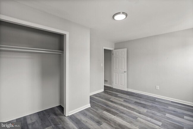 Building Photo - 8059 Gray Haven Rd