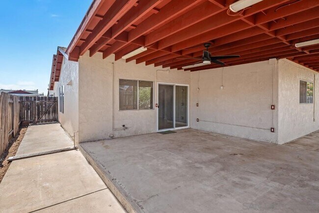 Building Photo - 10359 Londonderry Ave