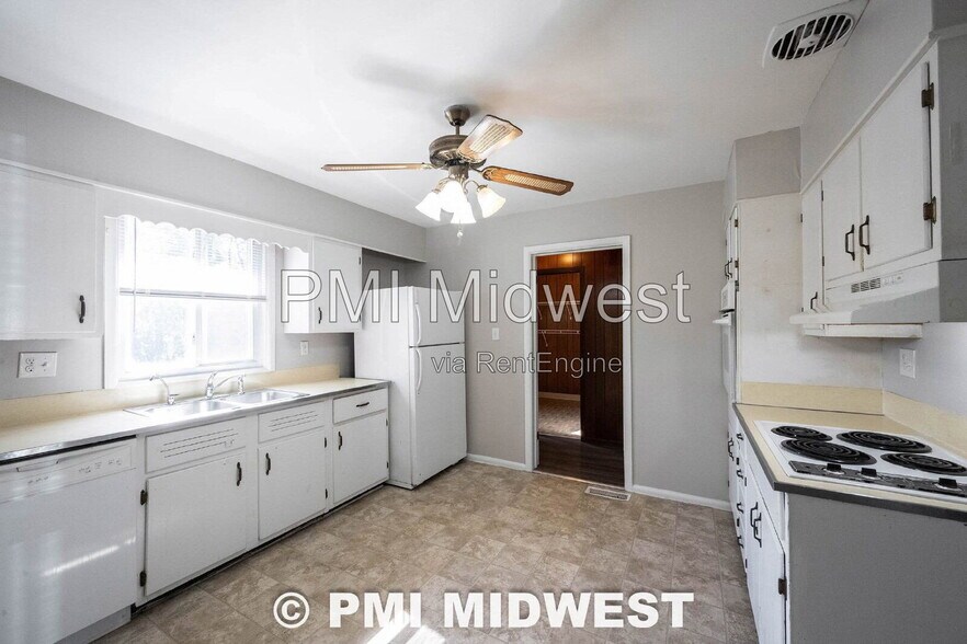 Building Photo - 5251 Longworth Pl